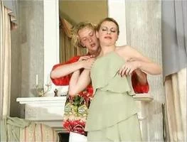 Худая мамка трахнула молодого соседа