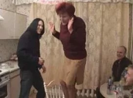 Пьяный секс на русской кухне