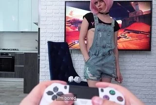 Поиграть или всадить своей русской девушки в очко