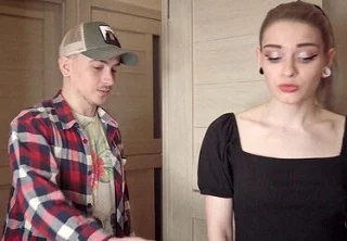 Пока мужа нету, ко мне приходит массажист для оргазма