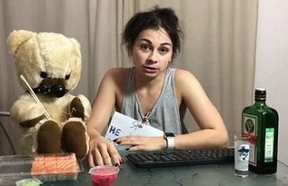 Хотела стать блогером на ютубе, а в итоге, стала секс блогером