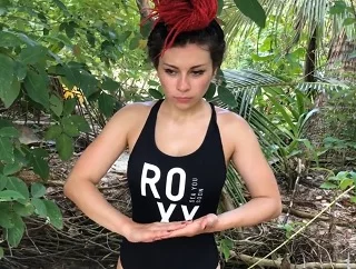 Русскую Lolly Lips трахают на песочном пляже