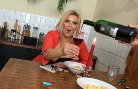 Свидание со зрелой крупной мамкой