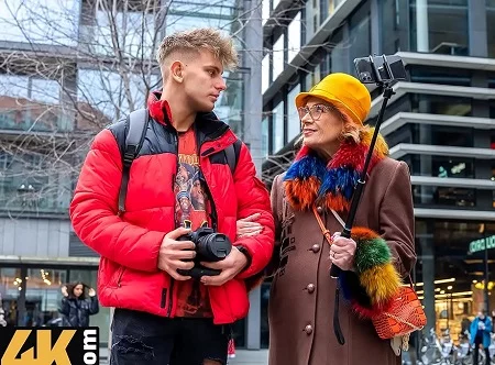 Бабка блогерша трахнула молодого фотографа