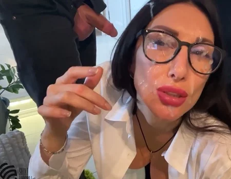 Подборка с мамочкой Liza Virgin и большим количеством спермы