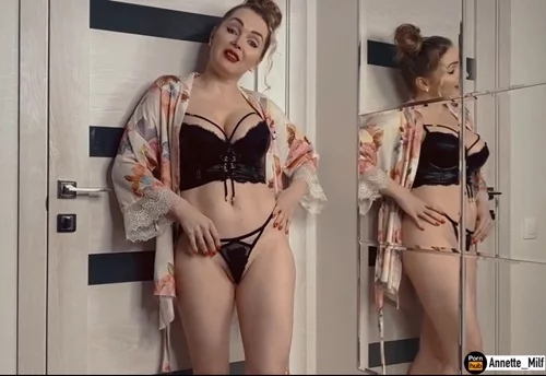 Отец уехал в командировку, и мачеха сразу пошла в разнос