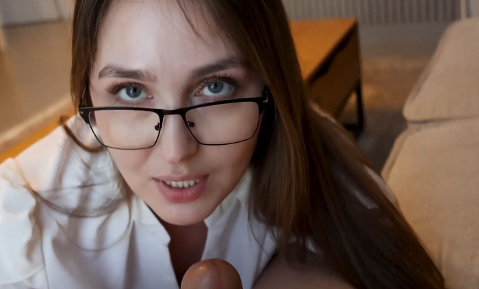 Моя мачеха решила немного раскрепостить меня