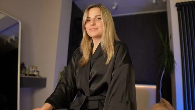 Пасынок, я тебя излечу от нестояка. Снимай штаны, я попробую тебе отсосать член